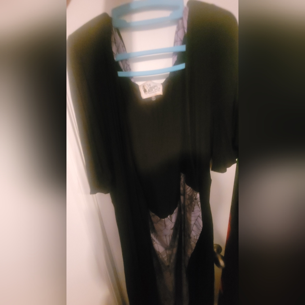 Oblong Box Shop - Hooded spiderweb robe